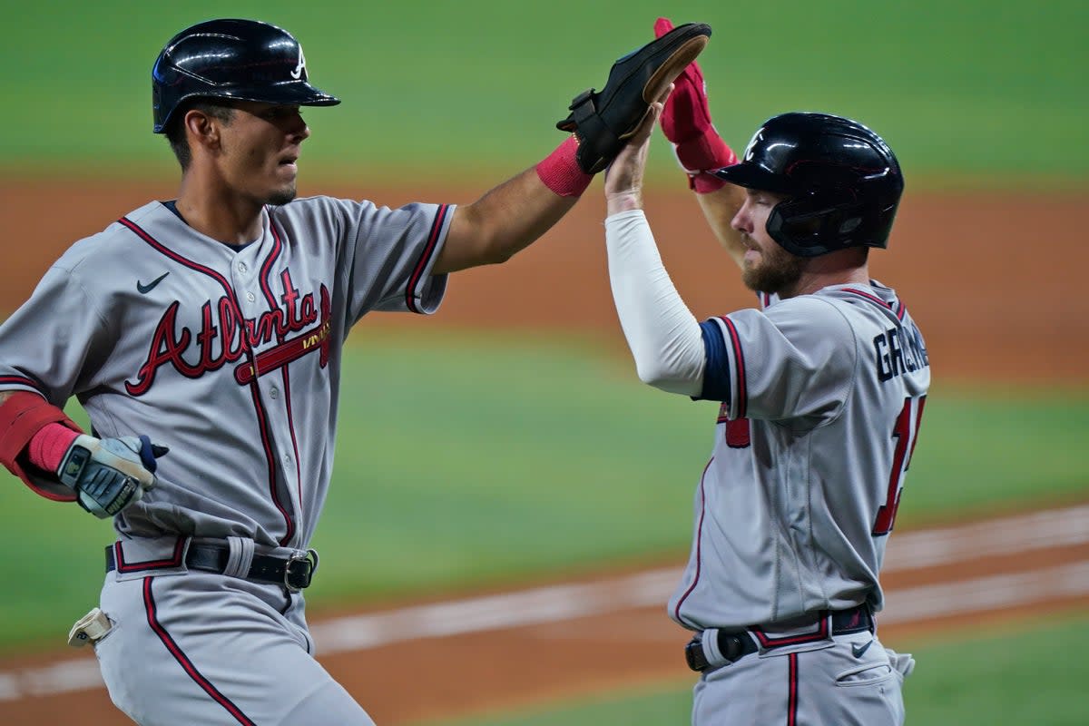 BRAVOS-MARLINS (AP)