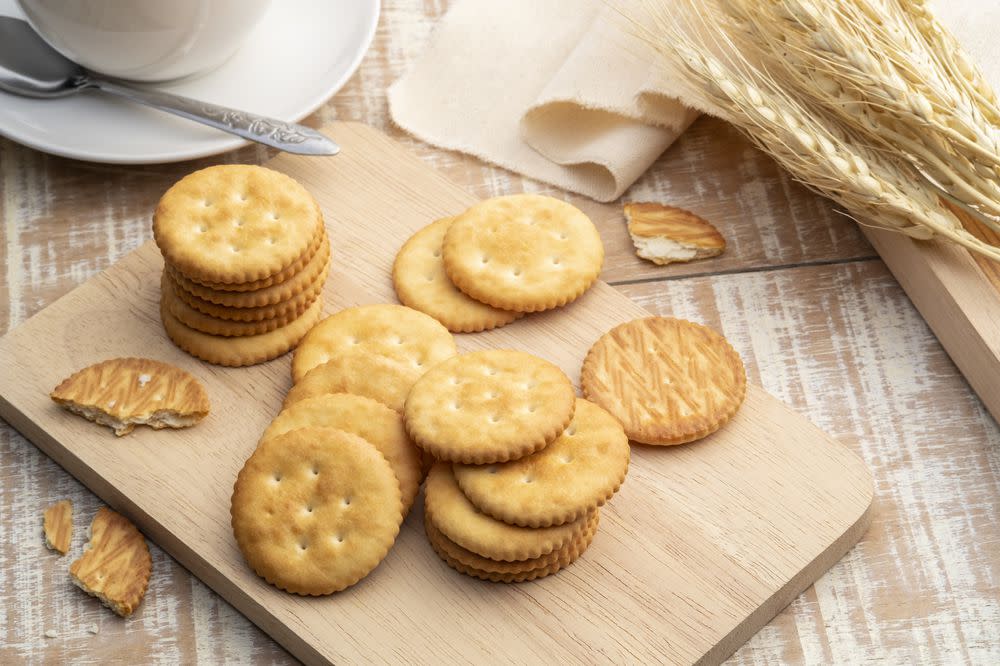 Heap of Dry thin crispy crackers