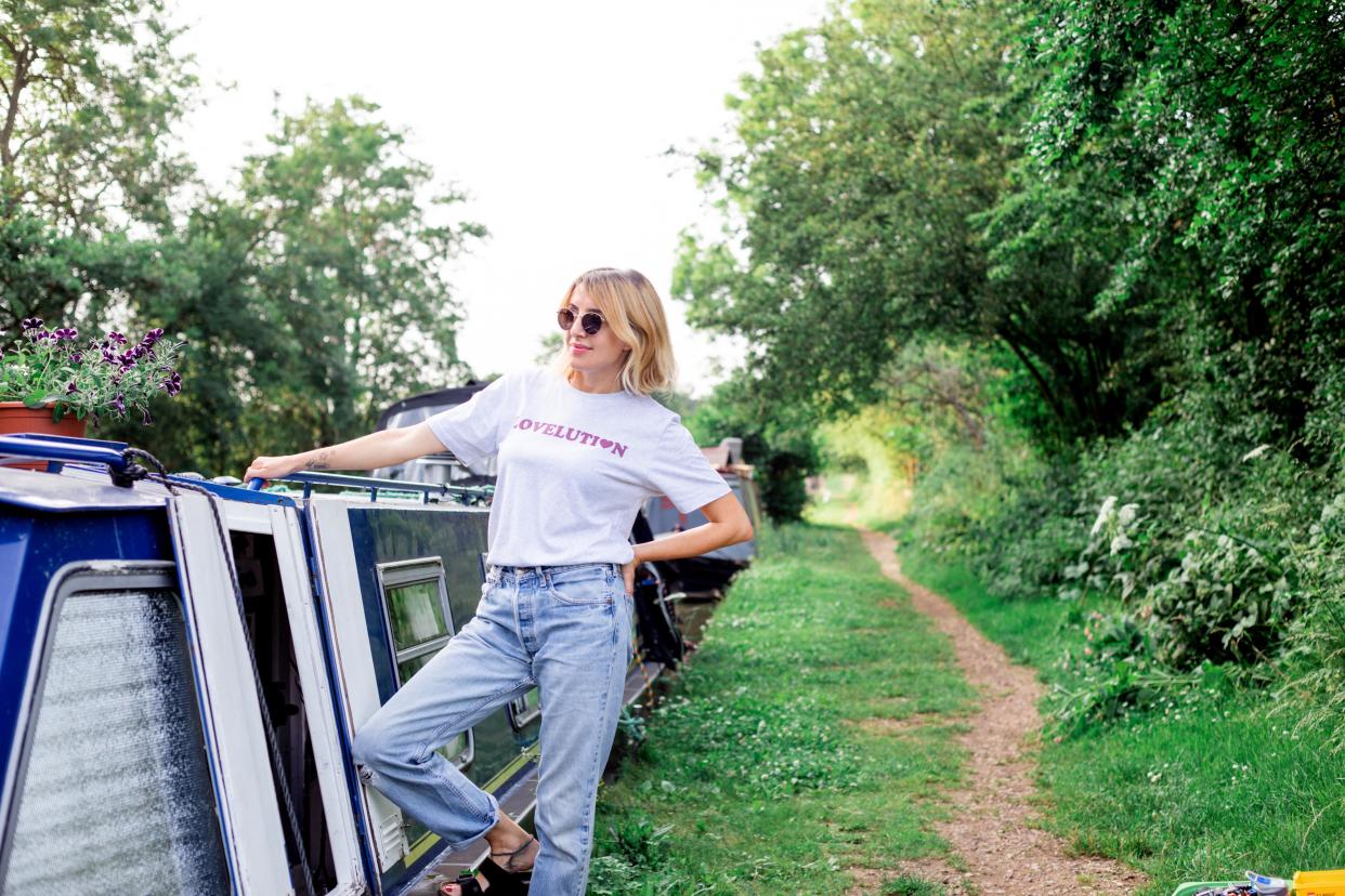 Hannah Bodsworth now lives off grid on the narrowboat with her son George. (@narrowboatmama/Caters)