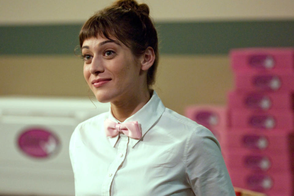 Lizzy Caplan in a 2010 episode of Party Down. (Photo: Starz! Movie Channel/Courtesy Everett Collection)