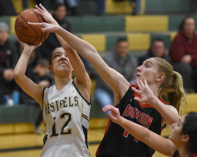 Girls basketball: Inside play lifts Fairfield over Liberty, Sports