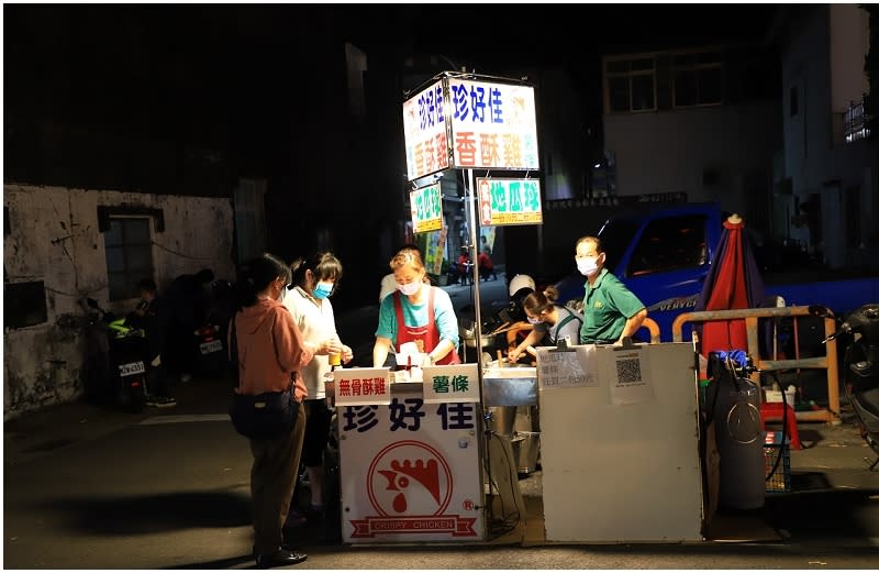 高雄湖內圍仔內夜市｜珍好佳香酥雞跟地瓜球