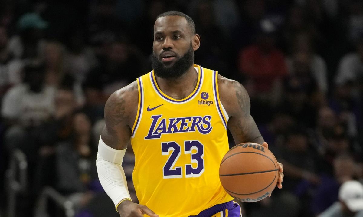 LeBron James is questionable for Tuesday’s game against the Los Angeles Lakers.grizzlies game