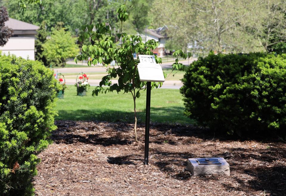 The Elizabeth Schuyler Hamilton Chapter of the National Society of the Daughters of the American Revolution honored military veterans with additions to Pilgrim Home Cemetery this Memorial Day.