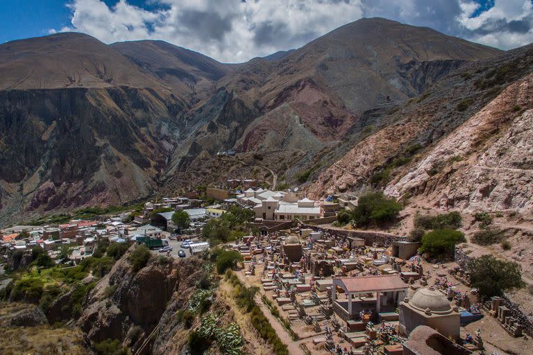 El pueblo adoquinado está a 2700 metros de altura