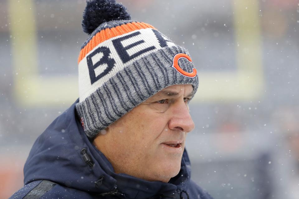 Bears defensive coordinator Vic Fangio before a game vs. the Browns.