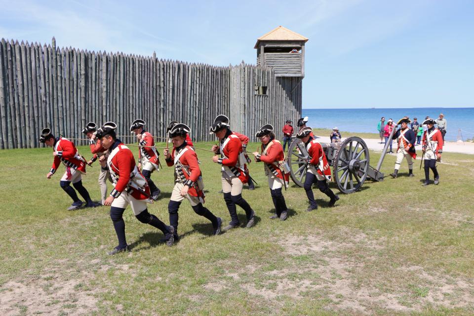 As part of the special celebration to honor the king's birthday, there will be several different artillery demonstrations, including the firing of a cannon.