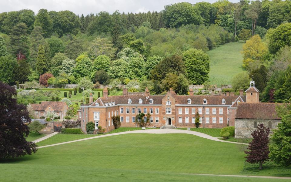 Stonor House Chilterns best walks uk england start end hike pub food drink autumn winter 2022 - Getty