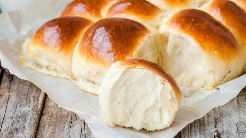 dinner rolls