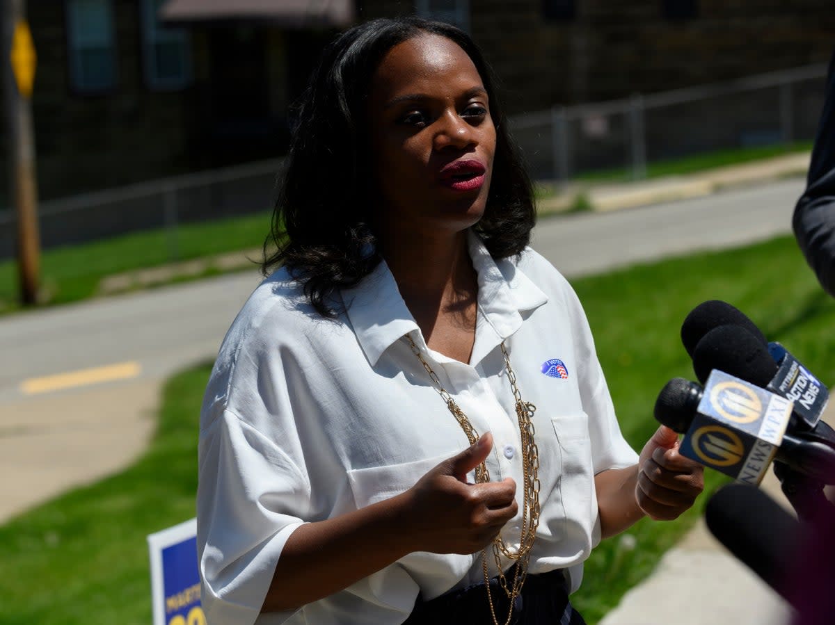Pennsylvania Democratic Congressional candidate and State Representative Summer Lee talks to the press on 17 May 2022 in  Pittsburgh, Pennsylvania (Jeff Swensen/Getty Images)
