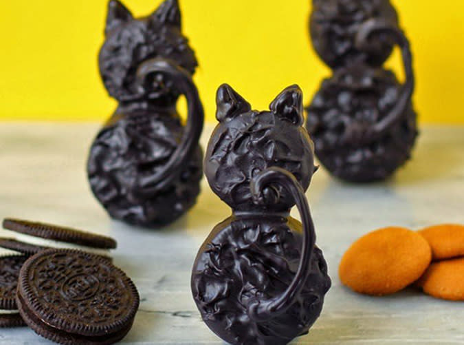 Halloween Black Cat No-Bake Cookies