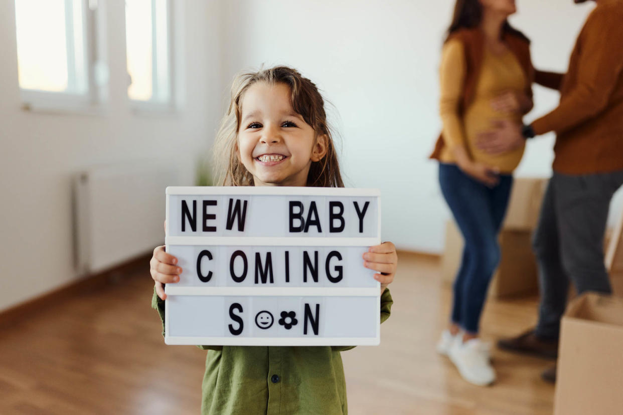 Pregnancy announcements (skynesher / Getty Images)