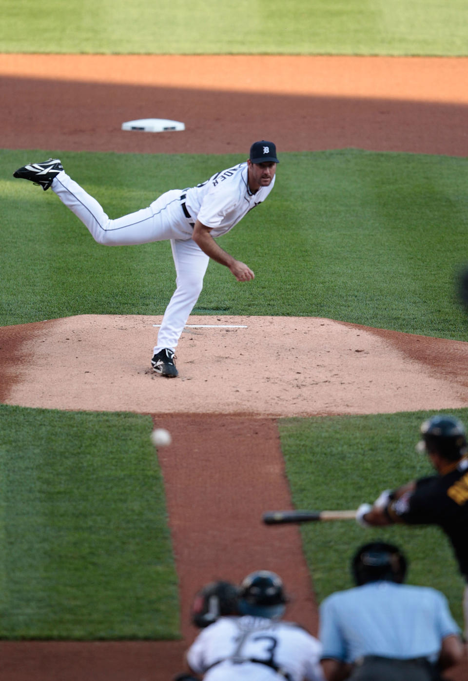 DETROIT, MI - MAY 18: Justin Verlander #35 of the Detroit Tigers pitches in the first inning during the game against the Pittsburgh Pirates at Comerica Park on May 18, 2012 in Detroit, Michigan. (Photo by Leon Halip/Getty Images)