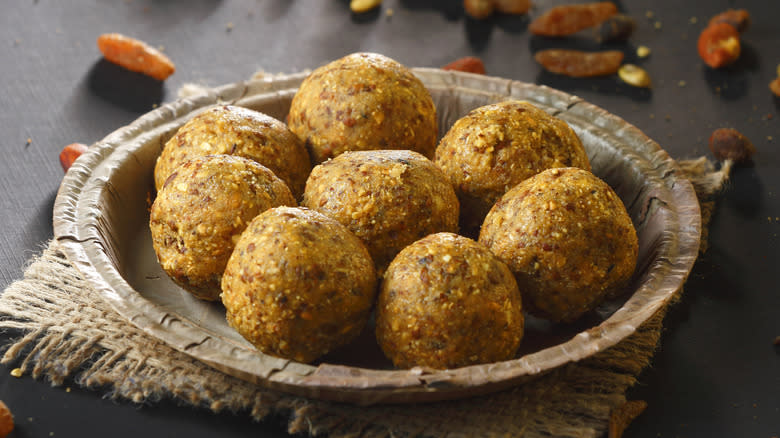 Laddus balls in a bowl