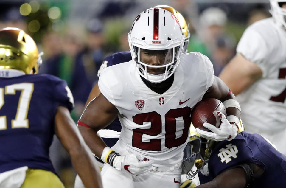 Bryce Love, jugando un partido de fútbol americano con la universidad de Stanford. (Foto: Carlos Osorio / AP).