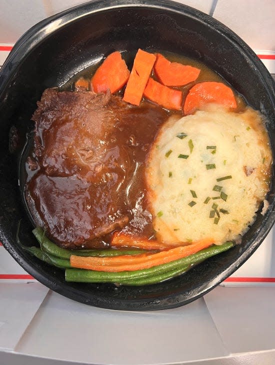 The author's third meal of the day; Braised beef and short rib with carrots, potatoes, and green beans.