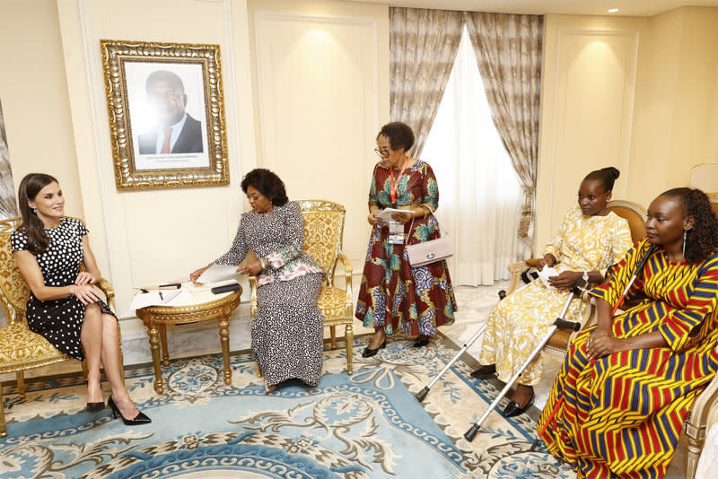 La reina Letizia con la primera dama de Angola