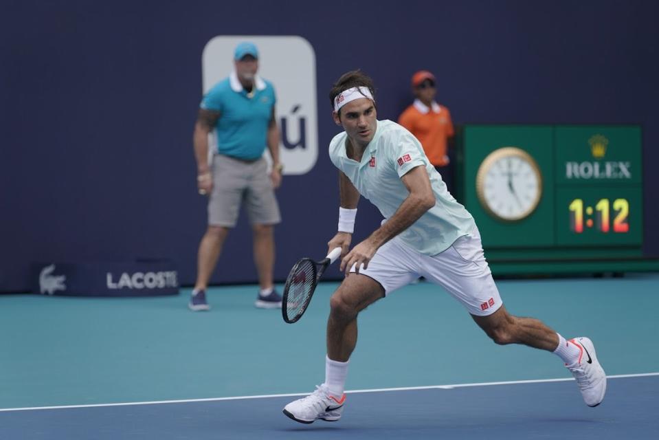 Roger Federer in Uniqlo.
