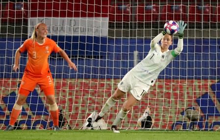 Women's World Cup - Round of 16 - Netherlands v Japan