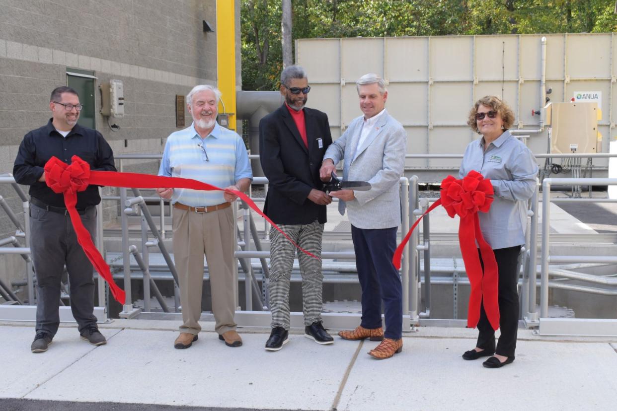 (From left) Gastonia Councilman Robert Kellogg, Town of Cramerton Commissioner Richard Atkinson, Gastonia Mayor Walker E. Reid, Town of Cramerton Mayor Nelson Wills, Gastonia Councilwoman Jennifer Stepp.