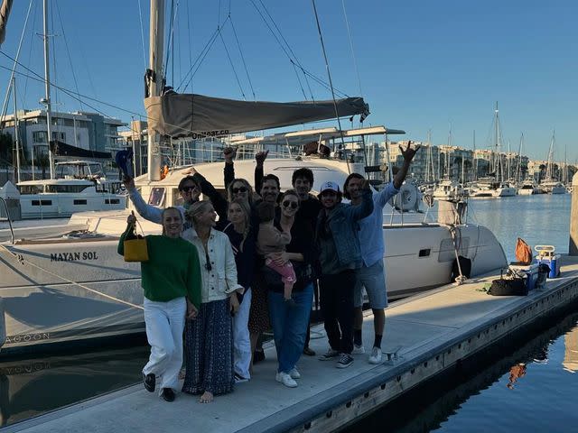<p>jennie garth/Instagram</p> Jennie Garth, Peter Facinelli and their families on their boat day