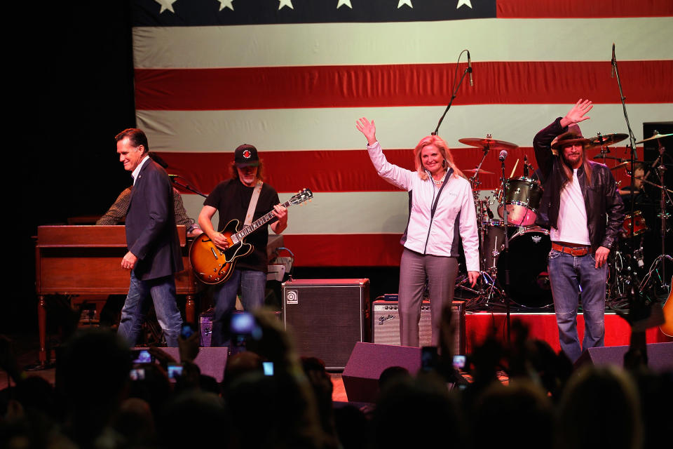 Kid Rock Joins Mitt Romney At Michigan Campaign Rally