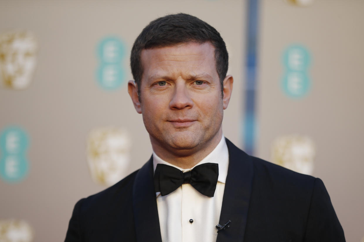 Presenter Dermot O'Leary poses on the red carpet upon arrival at the BAFTA British Academy Film Awards at the Royal Albert Hall in London on February 10, 2019. (Photo by Tolga AKMEN / AFP)        (Photo credit should read TOLGA AKMEN/AFP via Getty Images)