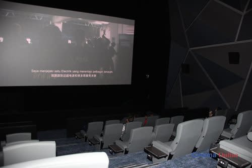 There are also handy side tables for cinema patrons to place their food and belonging while enjoying their movie.