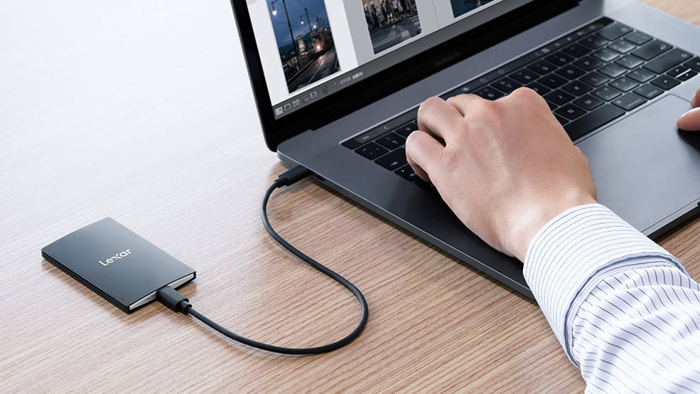  Lexar SL500 portable SSD. 