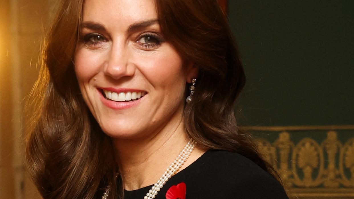  Kate Middleton's hat. 