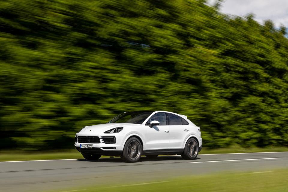 <p>2020 Porsche Cayenne coupe</p>