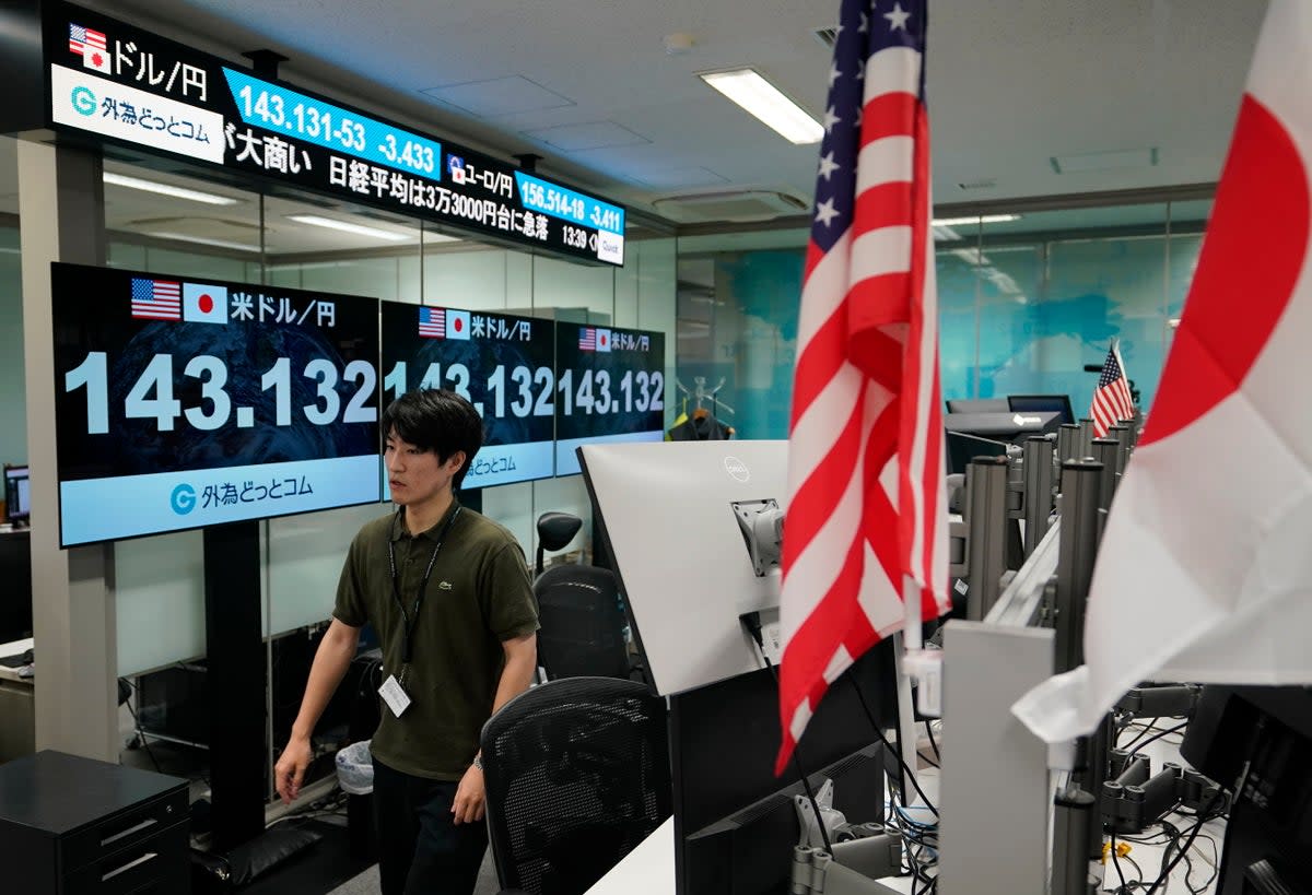 Asia stocks plunge as fears of recession grow