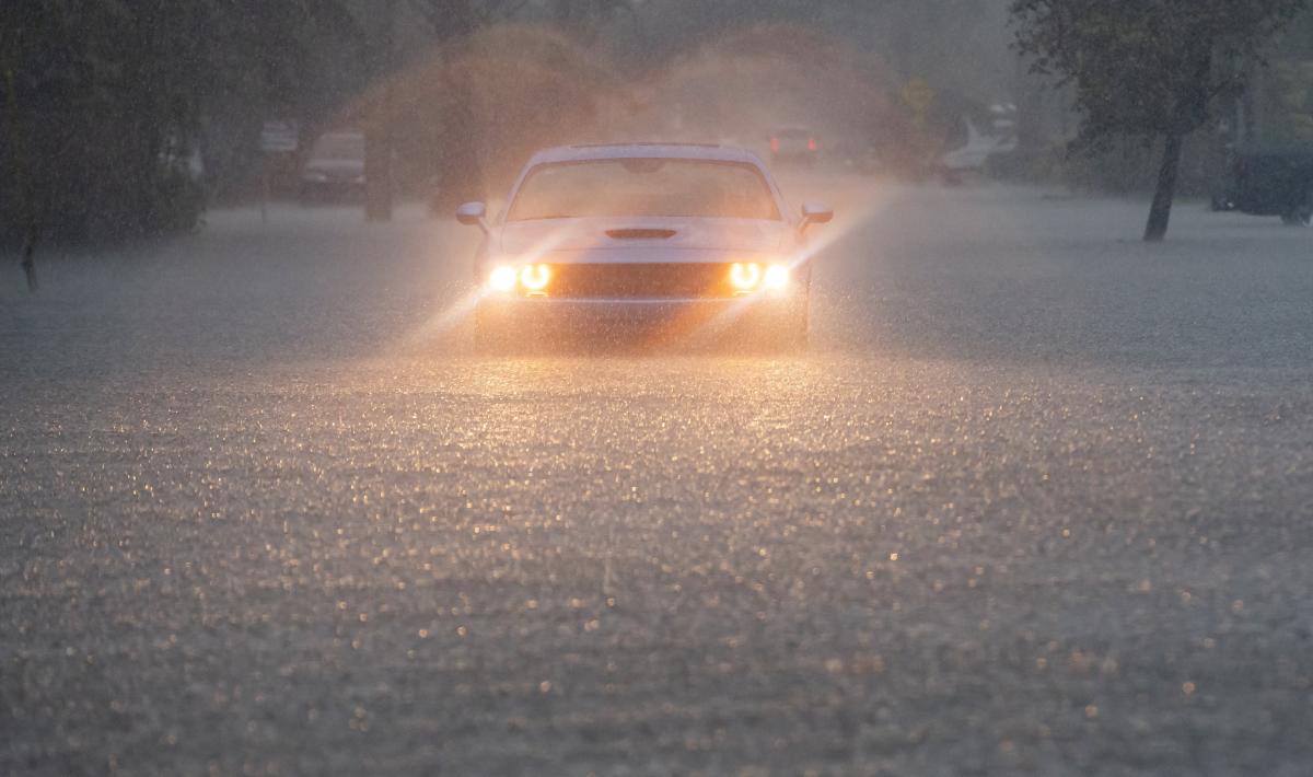 #Much of U.S. braces for extreme weather, from southern heat wave to possible snow in the Rockies