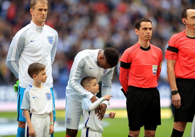 Bradley Lowery as an England mascot