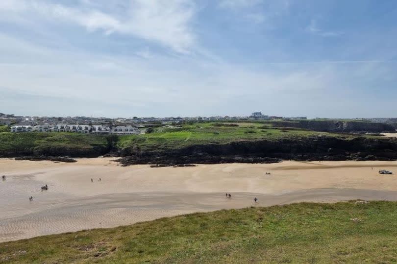 The view of the Glendorgal Hotel and headland from Trevelgue Head, Porth Island