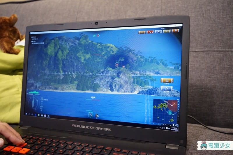 『ROG STRIX GL702VM』是Lala到目前為止用過最「大」台的筆電...17吋螢幕拿來玩遊戲真的非常爽快阿!!