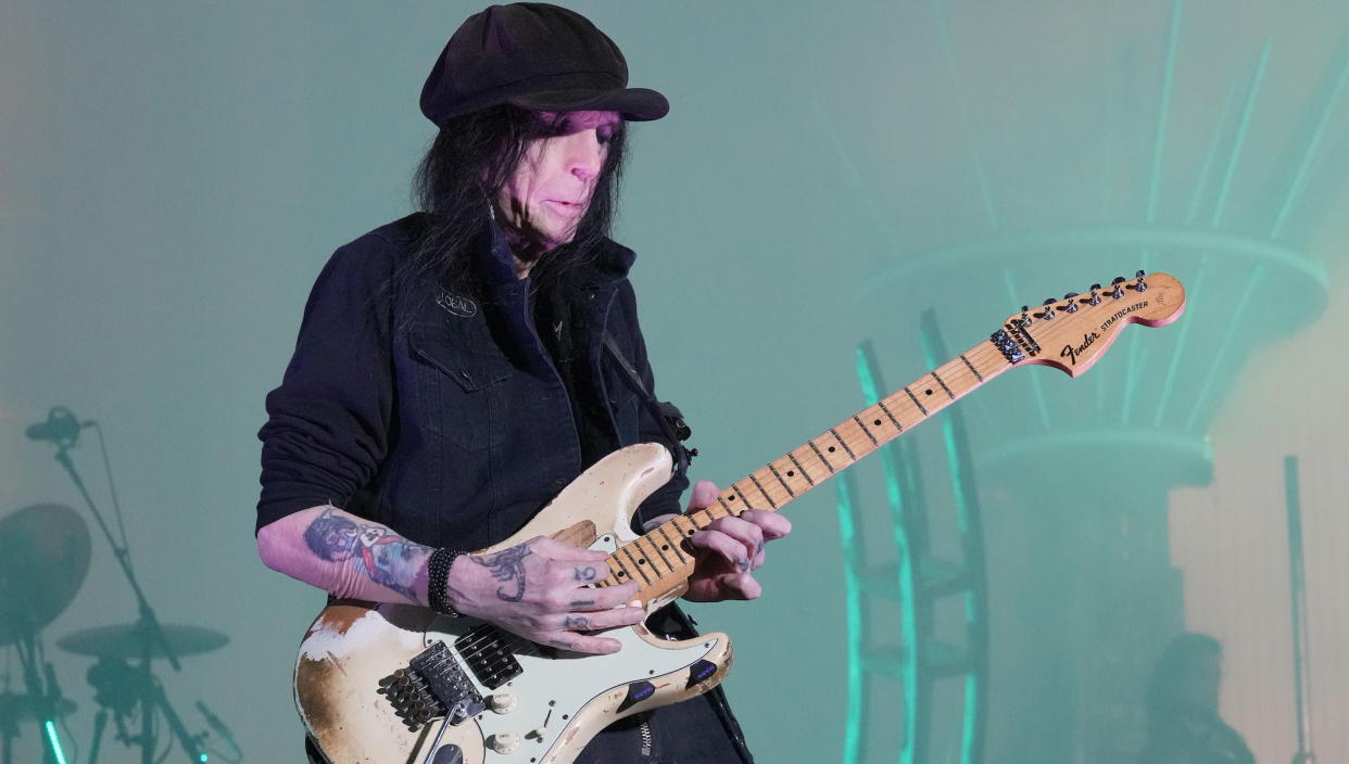  Mick Mars performs with Mötley Crüe at Nationals Park on June 22, 2022 in Washington, DC 