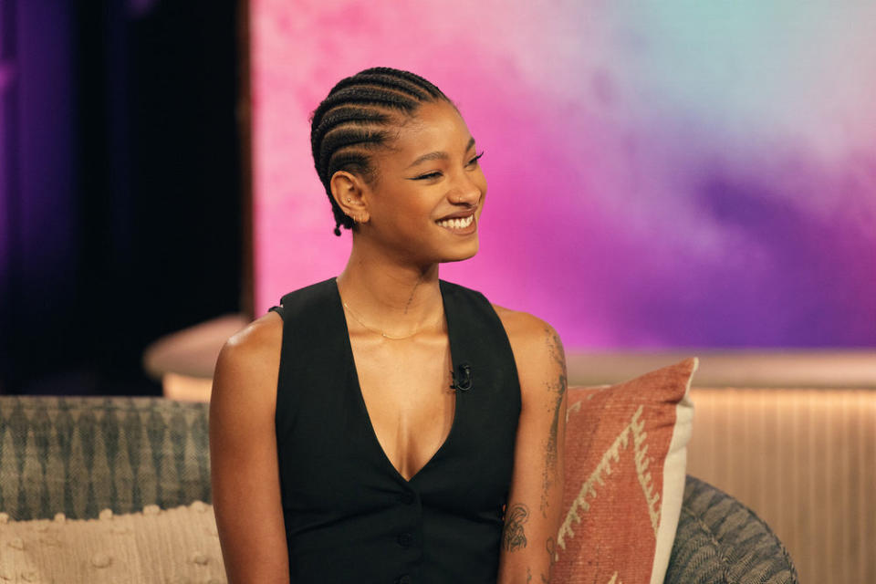Willow Smith wearing Converse All Star Classics on "The Kelly Clarkson Show"