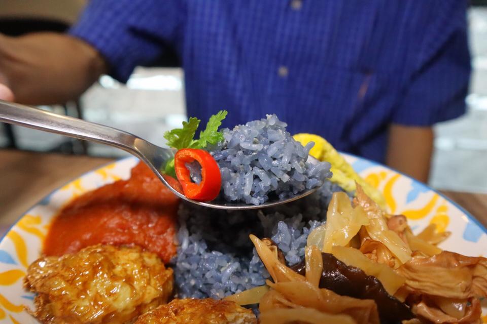 marie's lapis cafe - nasi campur rice closeup