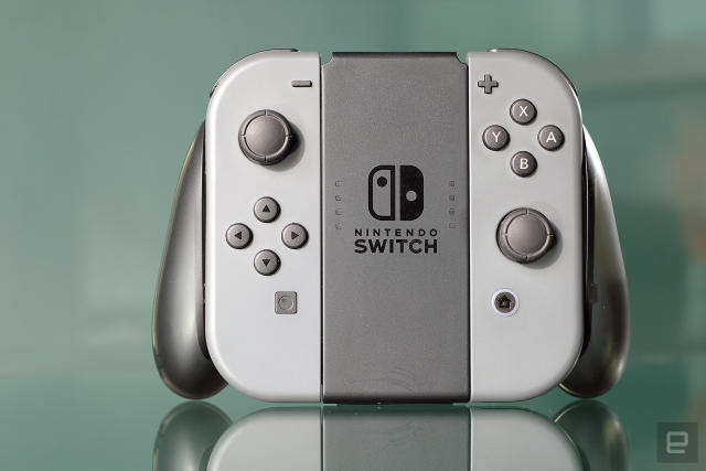 Nintendo Switch Pro Controller review: a great controller that shames the  Joy-Cons