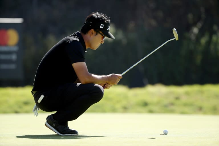 Kevin Na's back-to-back birdies at 10 and 11 saw him move to 11-under, but his bid stalled with a brace of bogeys at 12 and 13 at the Genesis Open