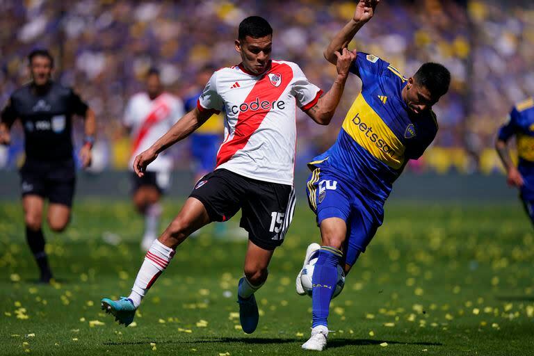 El Superclásico entre River y Boca se jugará en el horario central de este domingo 25 de febrero, en el estadio Monumental