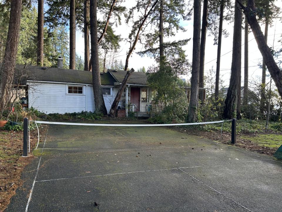 The original pickleball court on Bainbridge Island. (Kari Anderson/Yahoo Sports)