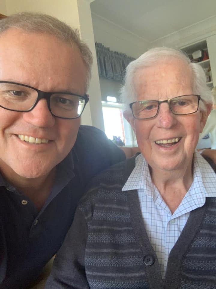 Scott Morrison and his dad John, who passed away overnight. Source: Facebook/Scott Morrison (ScoMo)