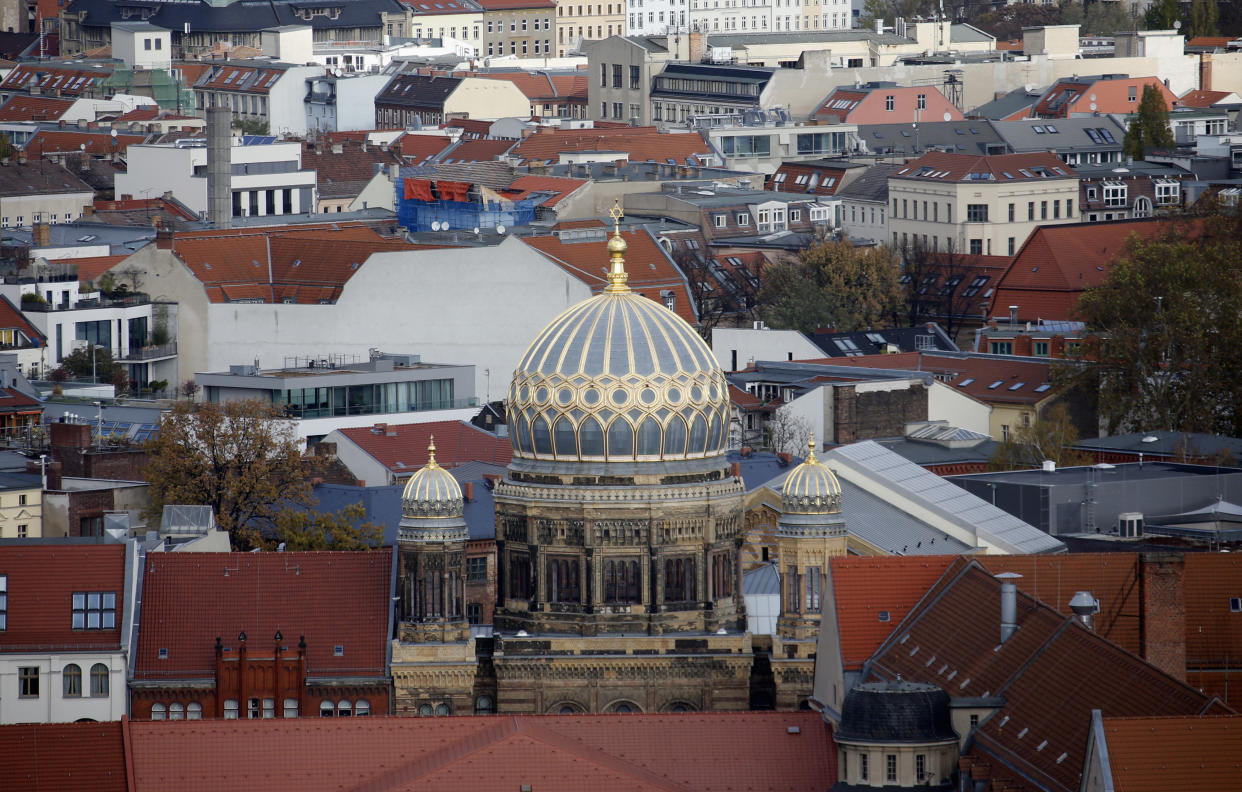 The cupola of Berlin's new synagogue at Oranienburger Street.&nbsp; (Photo: Fabrizio Bensch / Reuters)