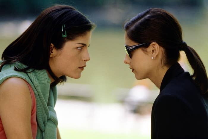 Selma Blair and Sarah Michelle Gellar in the infamous kissing scene