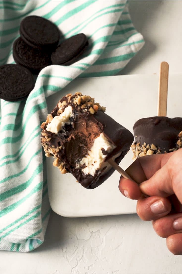 Chocolate Caramel Crunch Pops