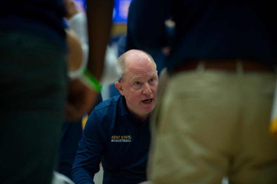 Kent State coach Rob Senderoff talks to his team during a stop in play against the University of Arkansas at Pine Bluff on Nov. 16, 2022, in Kent.