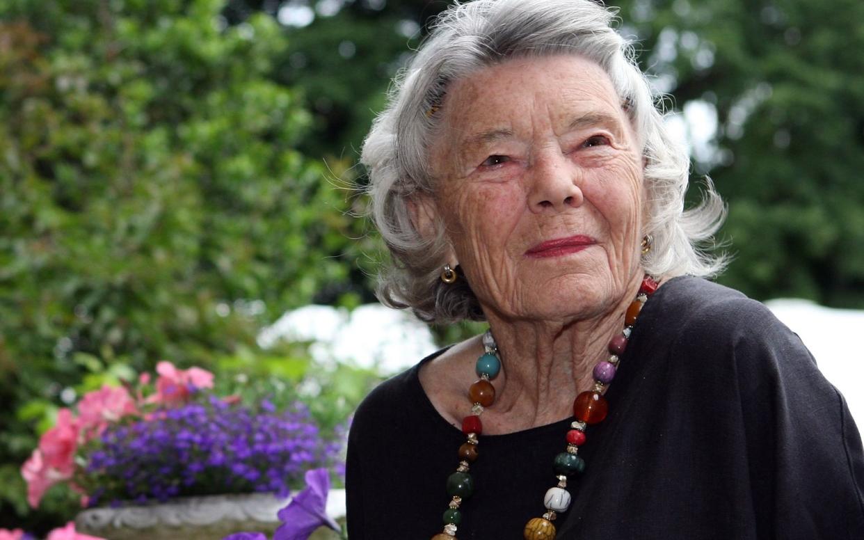 Über 170 "Rosamunde Pilcher"-Verfilmungen zogen stets ein Millionen-Publikum vor die Bildschirme. Noch immer produziert das ZDF neue Romanzen nach den Kurzgeschichten der gleichnamigen Erfolgsautorin. Romance TV wird dem Jubiläum der "Rosamunde Pilcher"-Verfilmungen einen kompletten Monat widmen. (Bild: Adam Berry/Getty Images)