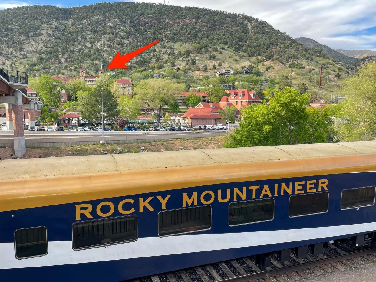 An arrow points to the Hotel Colorado in Glenwood Springs, Colorado.